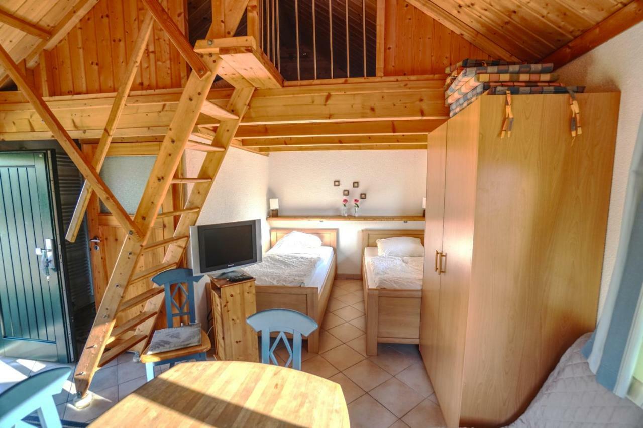 Hof Marienberg, 56340 Osterspai, Deutschland Wanderhuette Buitenkant foto
